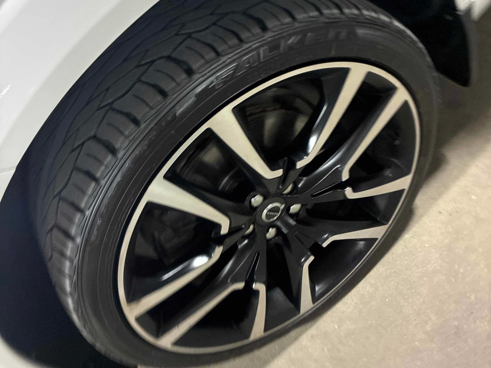 Volvo XC60 * Inscription * АВТОКРЕДИТ* + ГУМИ, снимка 7 - Автомобили и джипове - 56075926