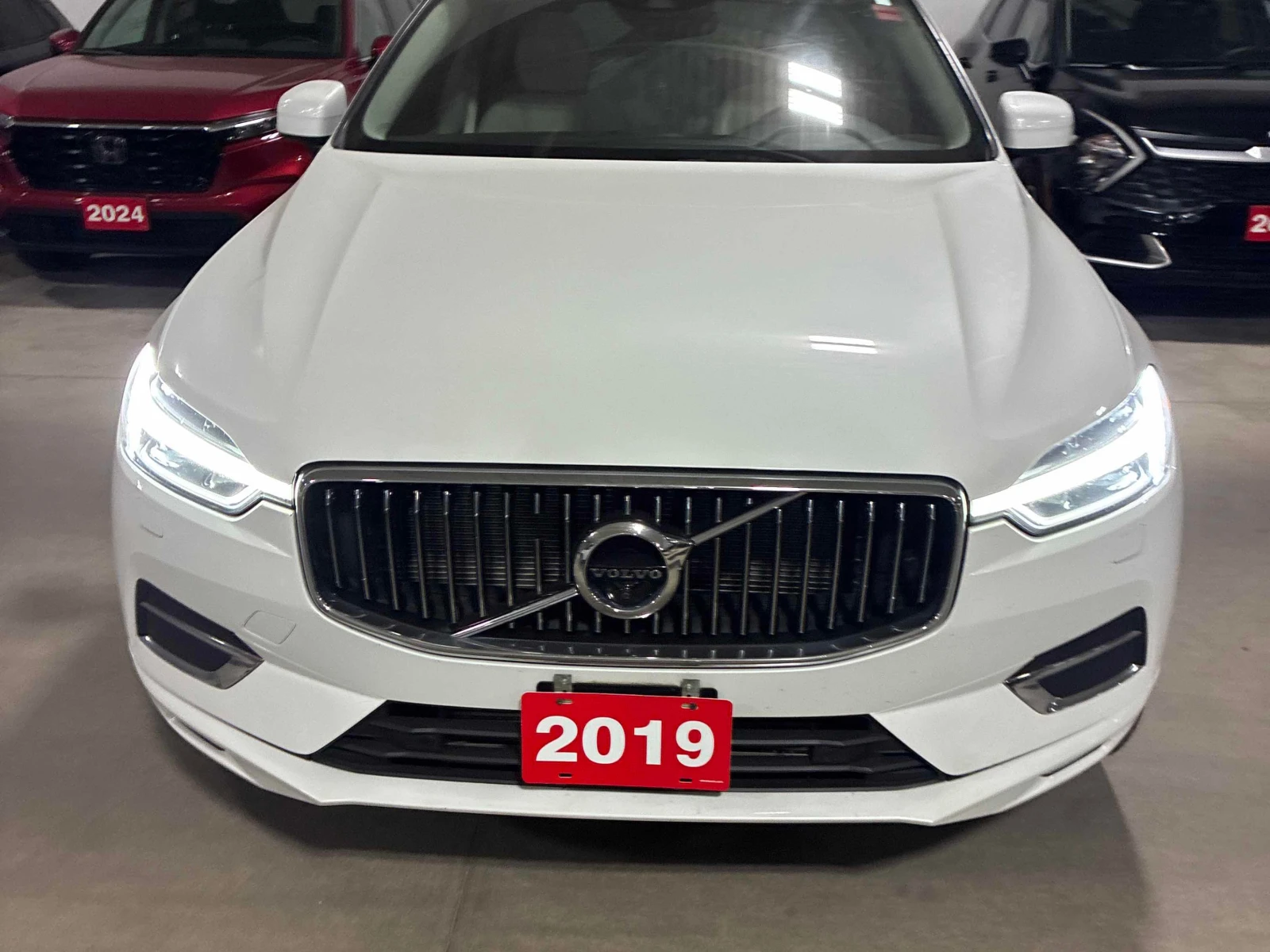 Volvo XC60 * Inscription * АВТОКРЕДИТ* + ГУМИ, снимка 6 - Автомобили и джипове - 56075926