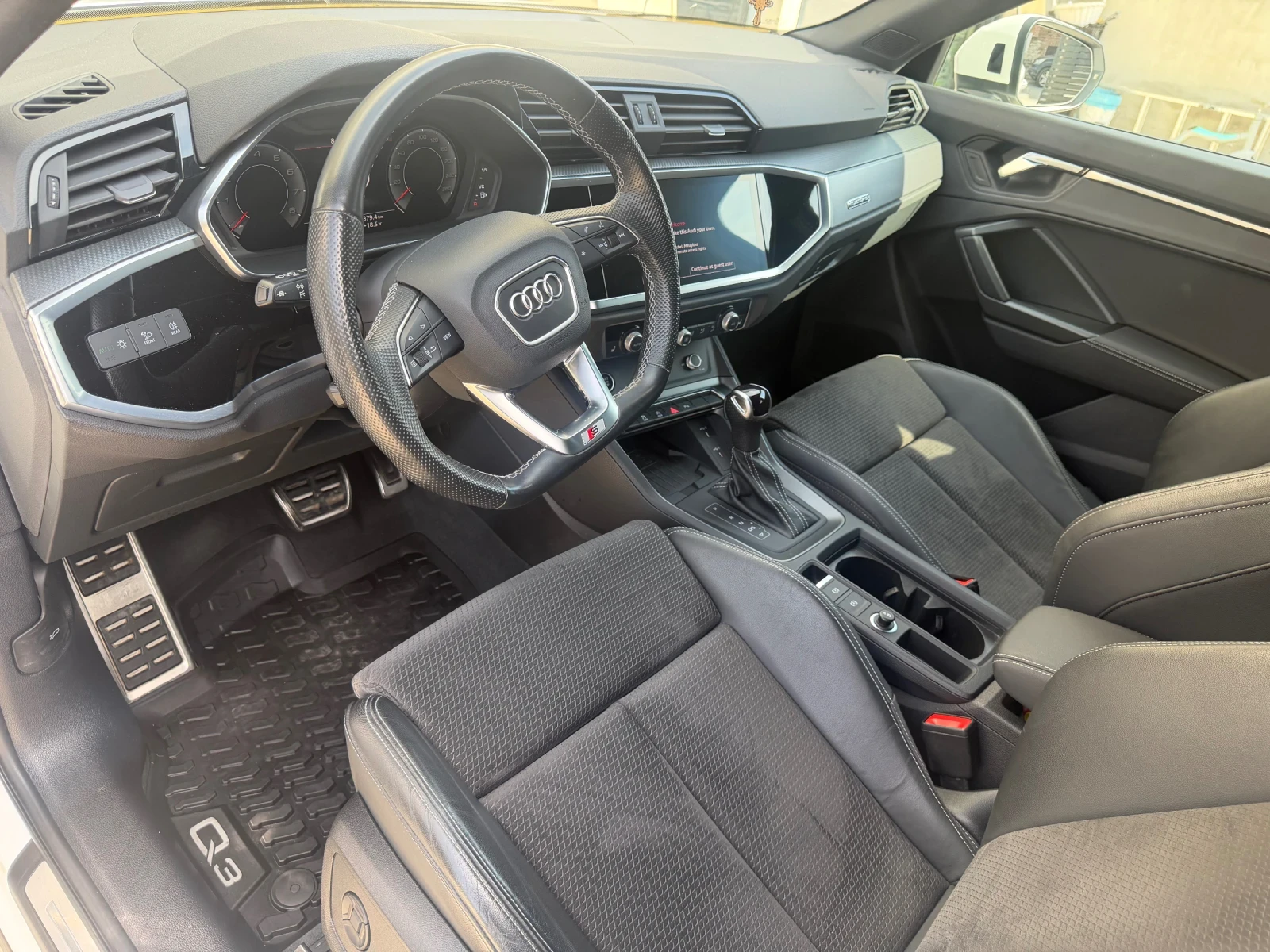 Audi Q3, снимка 4 - Автомобили и джипове - 56409963