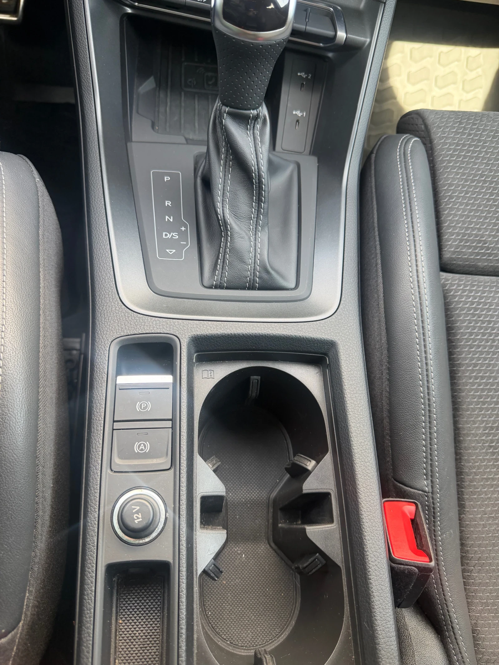 Audi Q3, снимка 8 - Автомобили и джипове - 56409963
