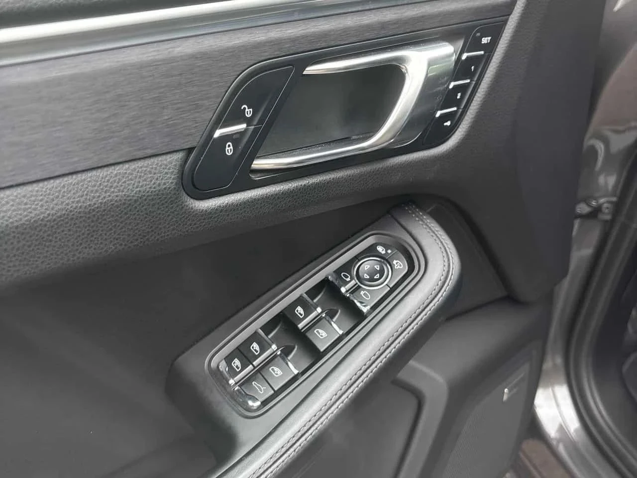Porsche Macan, снимка 14 - Автомобили и джипове - 56686476