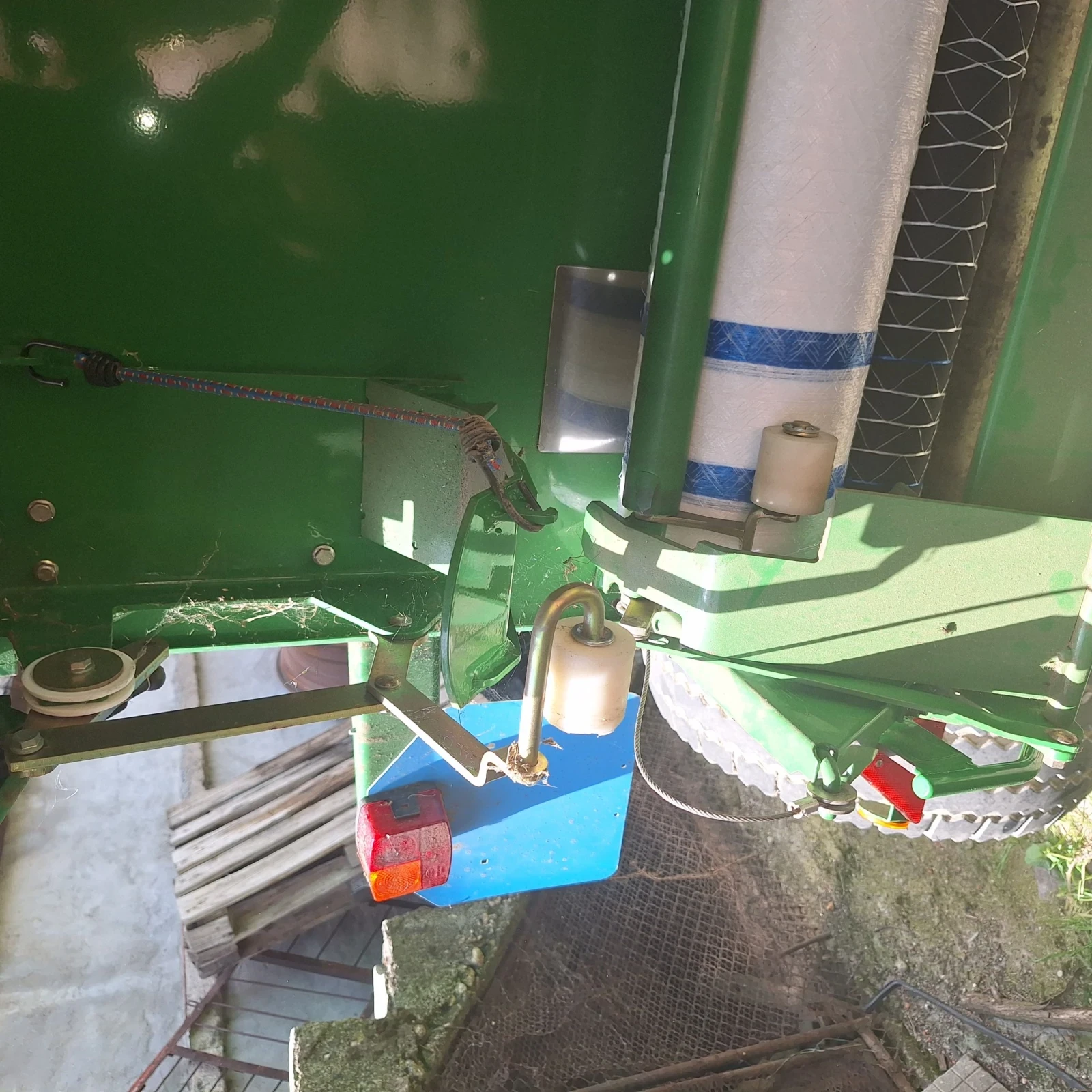Балировачка John Deere 582 - изображение 10