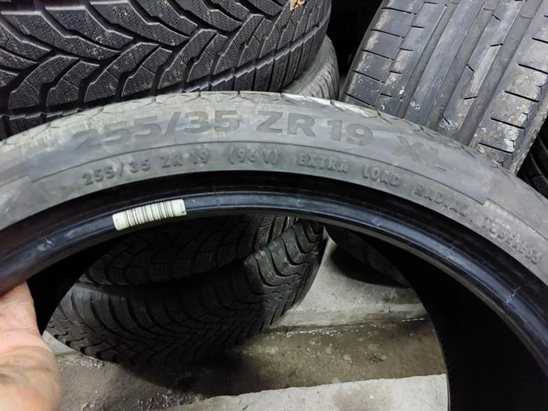 Гуми Летни 255/35R19, снимка 8 - Гуми и джанти - 36221095