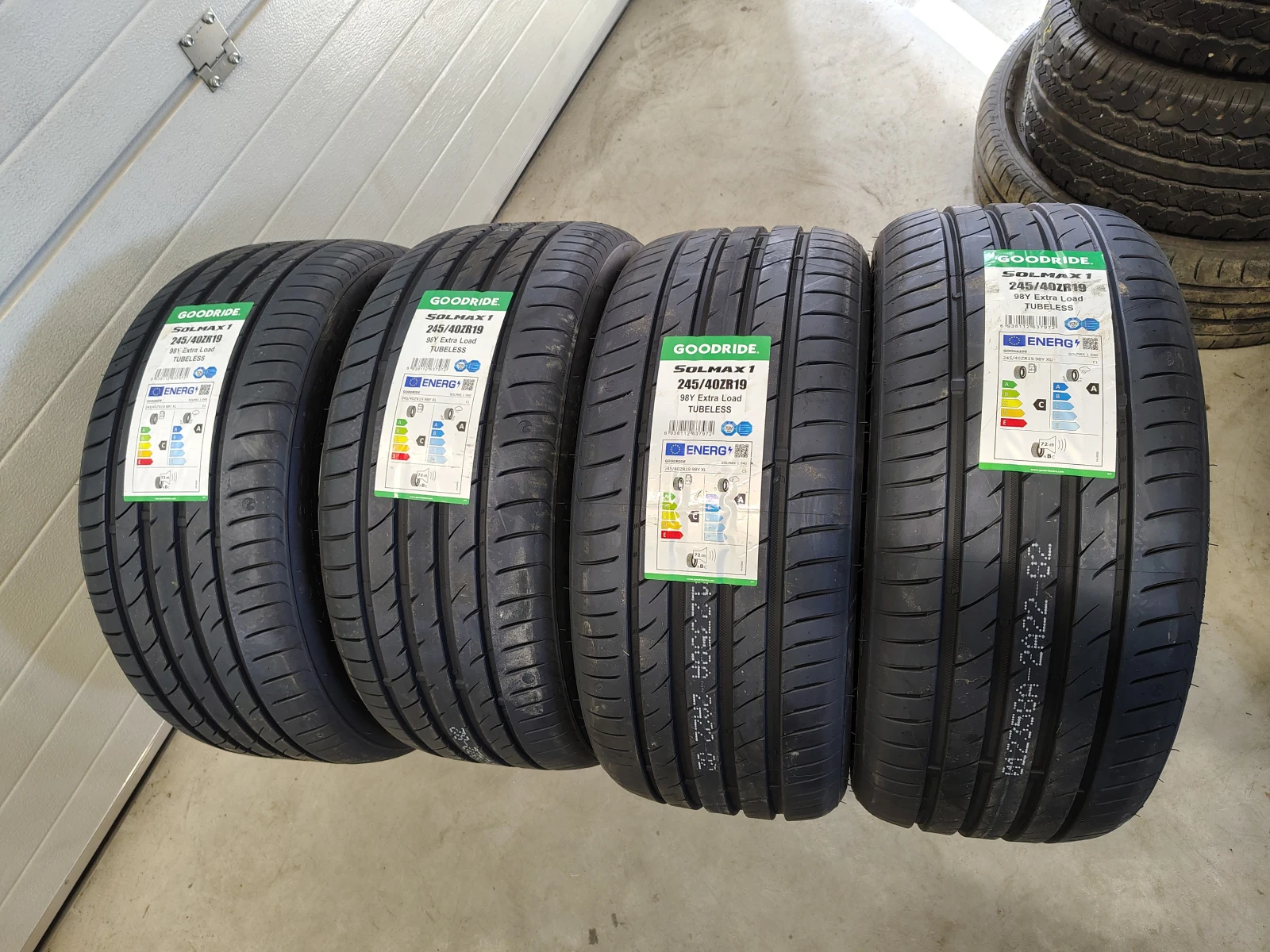  245/40R19 | Mobile.bg   1