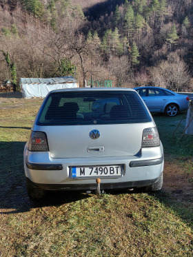 VW Golf, снимка 4 - Автомобили и джипове - 45195558