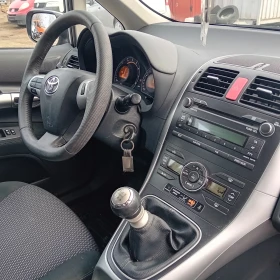 Toyota Auris 1.33 фейслифт , снимка 10