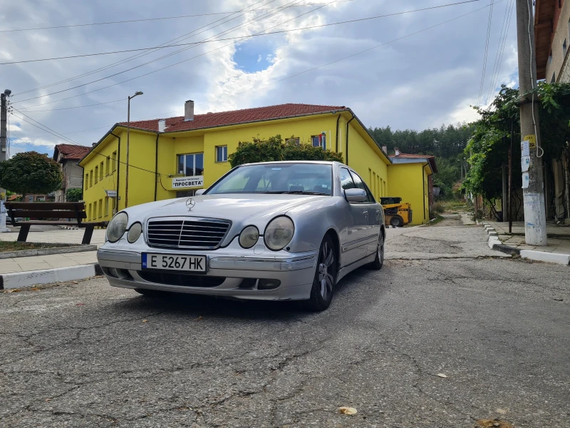 Mercedes-Benz E 320, снимка 2 - Автомобили и джипове - 47143467