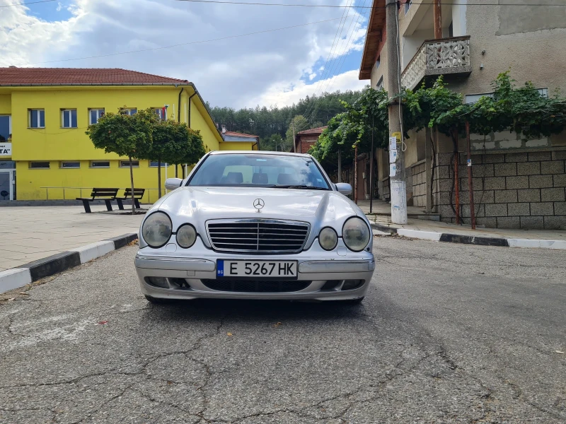 Mercedes-Benz E 320, снимка 3 - Автомобили и джипове - 47143467