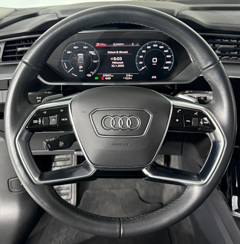 Audi E-Tron 50 Quattro* LED* Navi* Въздух, снимка 13 - Автомобили и джипове - 48779639