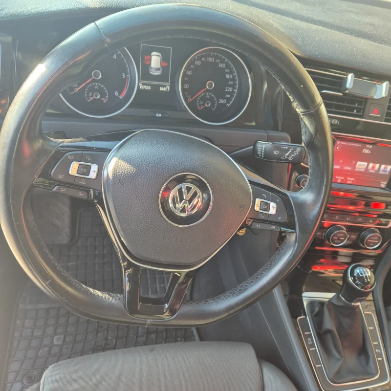 VW Golf, снимка 16 - Автомобили и джипове - 49299264