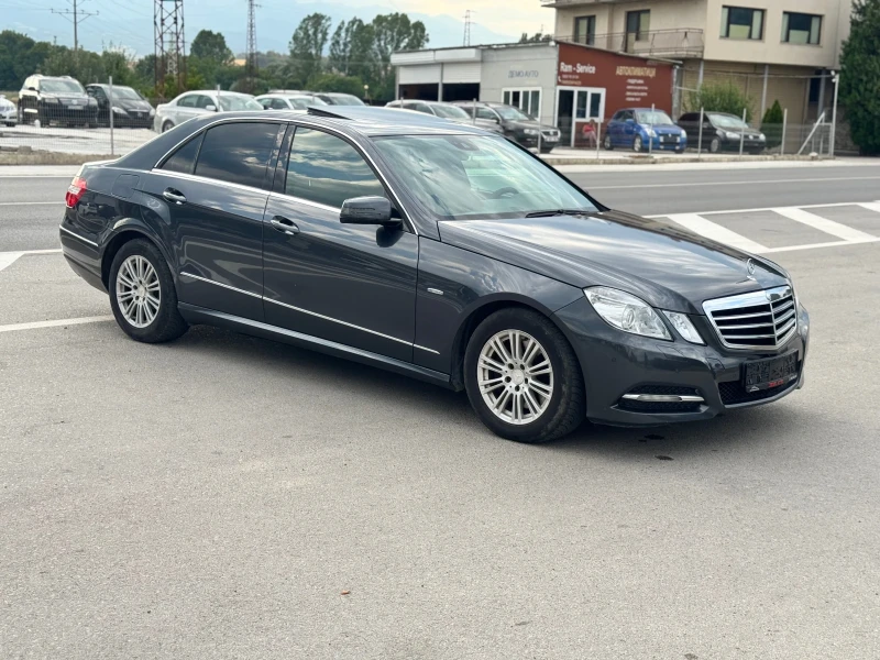 Mercedes-Benz E 250 СМЕНЕНИ ВЕРИГИ, снимка 2 - Автомобили и джипове - 52265888