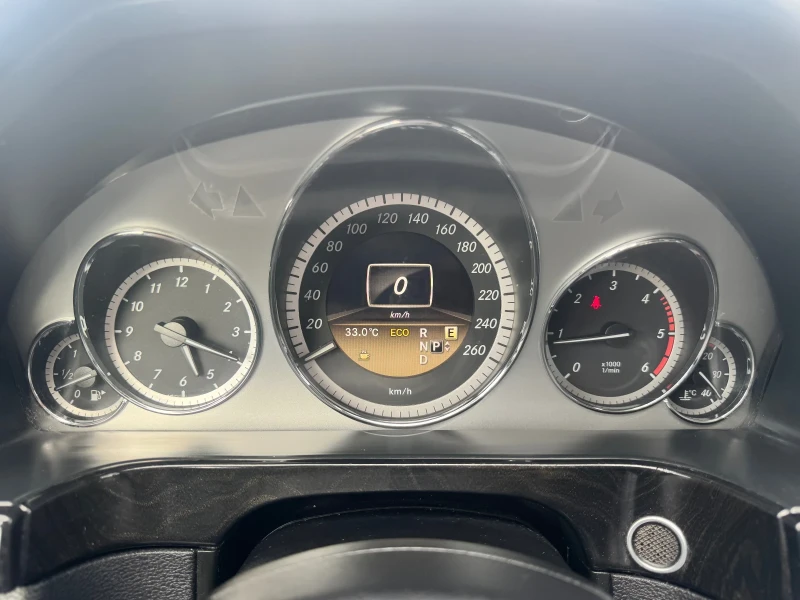 Mercedes-Benz E 250 СМЕНЕНИ ВЕРИГИ, снимка 13 - Автомобили и джипове - 52265888