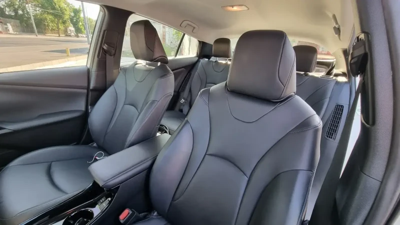 Toyota Prius PRIME, снимка 10 - Автомобили и джипове - 52417374