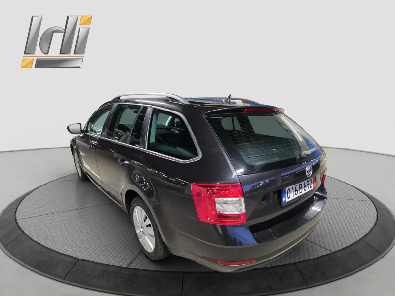 Skoda Octavia 2.0 TDI DSG, снимка 4 - Автомобили и джипове - 53028588