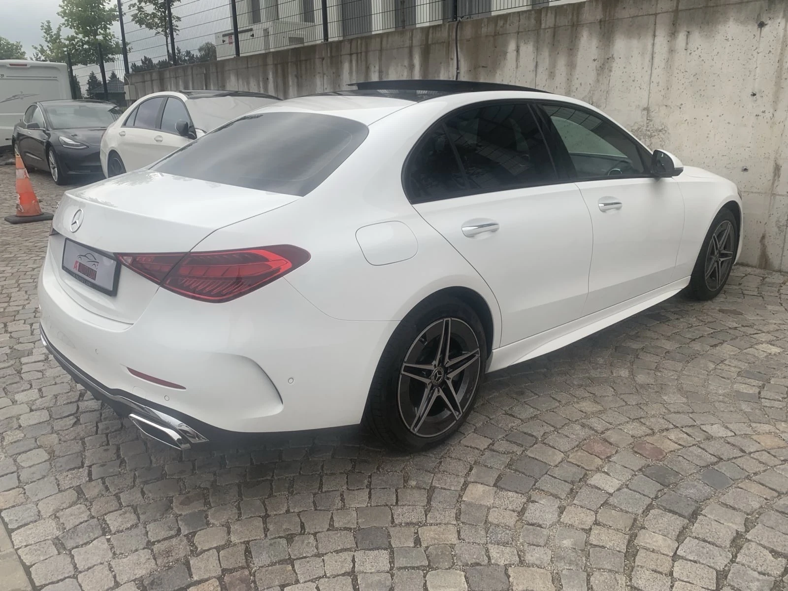 Mercedes-Benz C 300 e 4MATIC/NAVI/AMG line/LED/TV/MULTY/ГАРАНЦИЯ! - изображение 7