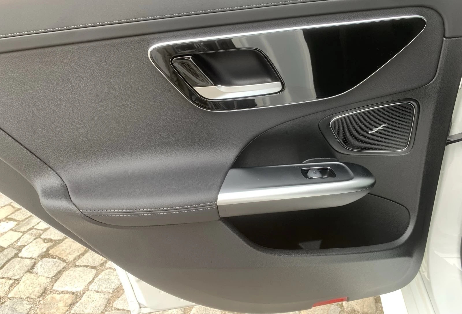 Mercedes-Benz C 300 e /NAVI/AMG line/LED/TV/MULTY/! | Mobile.bg   12