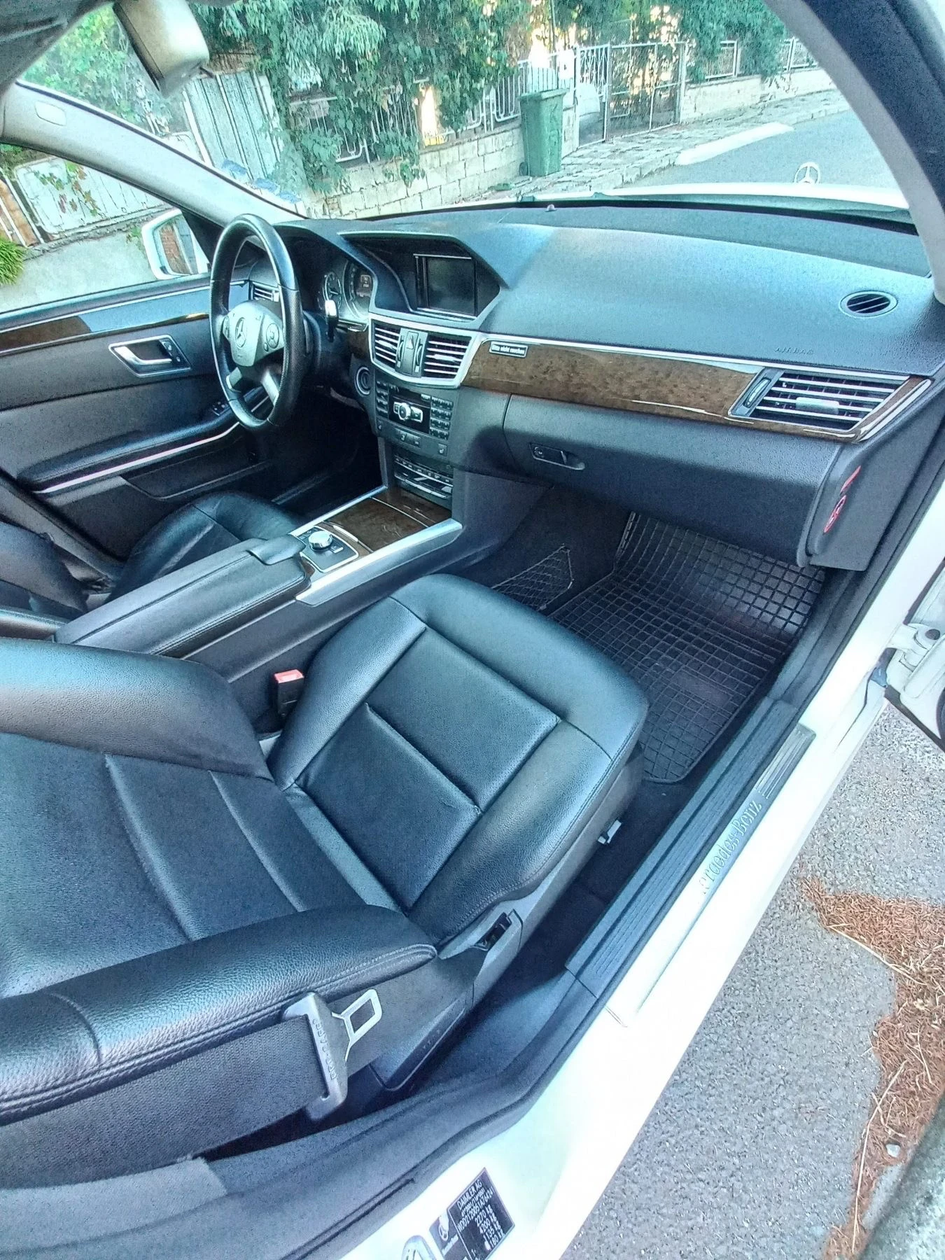Mercedes-Benz E 200  - изображение 8