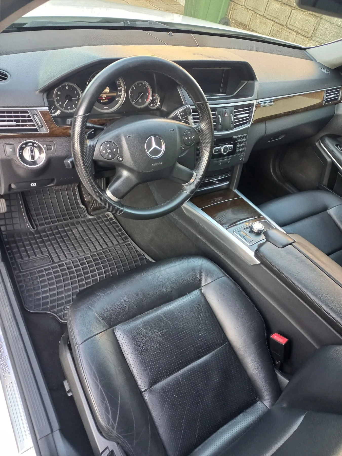 Mercedes-Benz E 200  - изображение 6