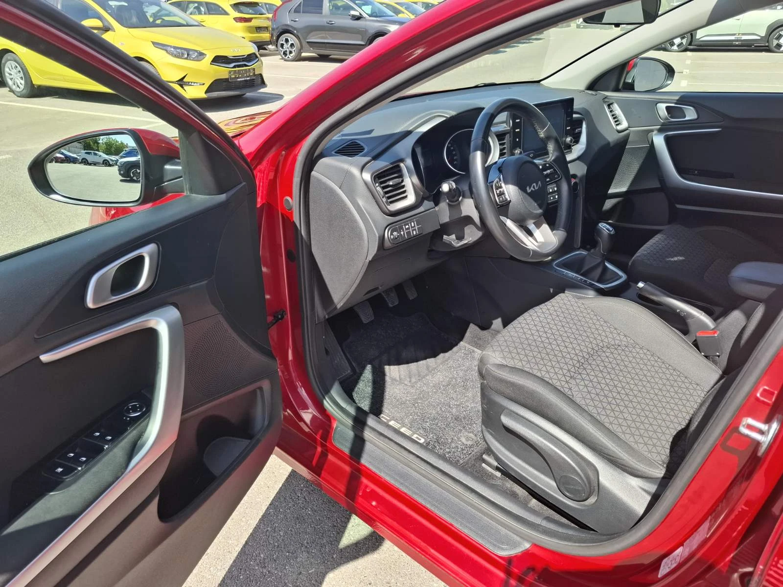 Kia Ceed 1.5 T-gdi Comfort Гаранция - изображение 9