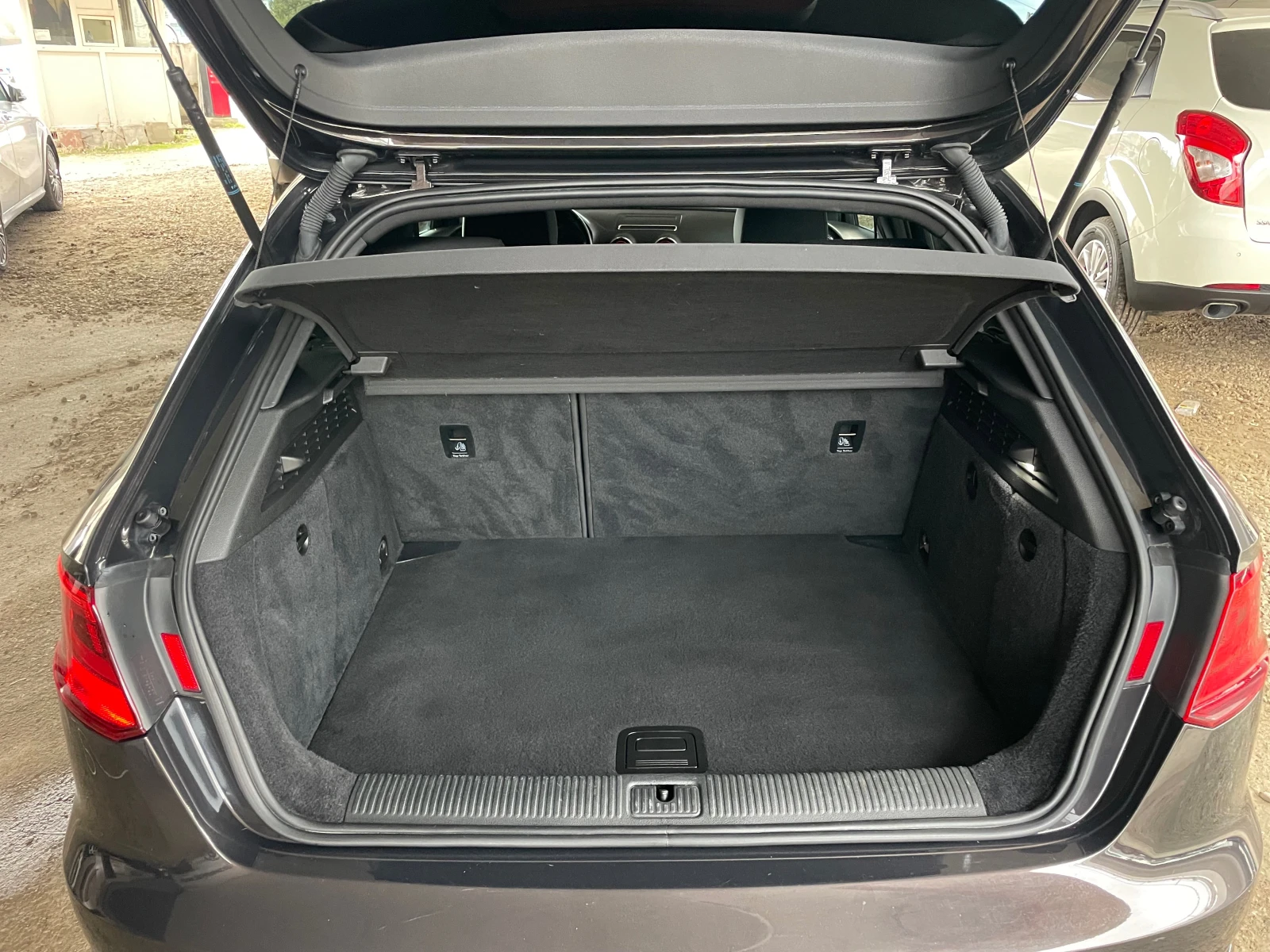 Audi A3 1.4I-S-LINE-G-TRON-ФАБРИЧЕН МЕТАН-ПЕРФЕКТНА - изображение 9