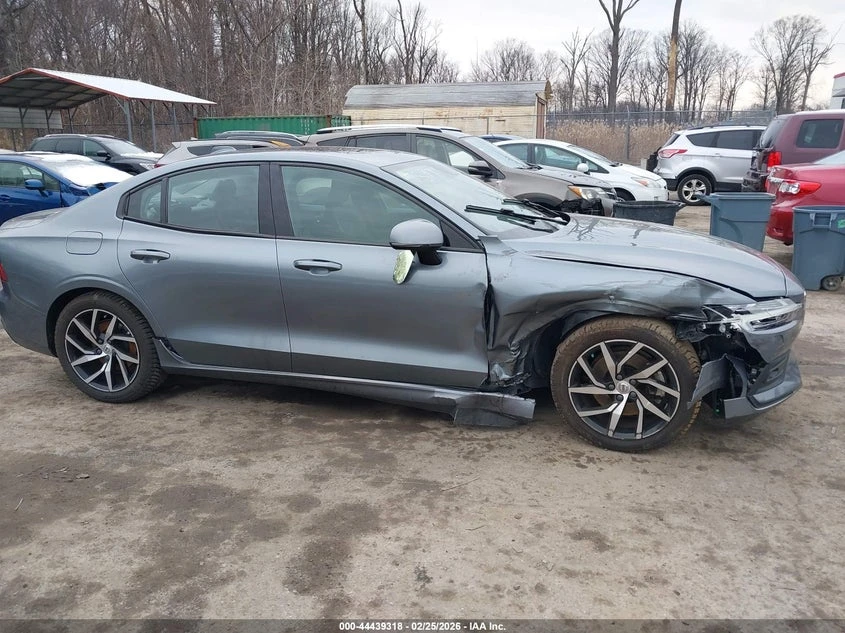 Volvo S60 2.0L I-4 DI, DOHC, VVT, TURBO, 250HP Front Wheel, снимка 13 - Автомобили и джипове - 53978189