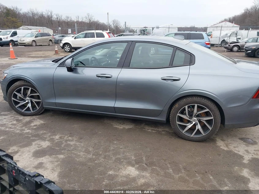 Volvo S60 2.0L I-4 DI, DOHC, VVT, TURBO, 250HP Front Wheel, снимка 14 - Автомобили и джипове - 53978189