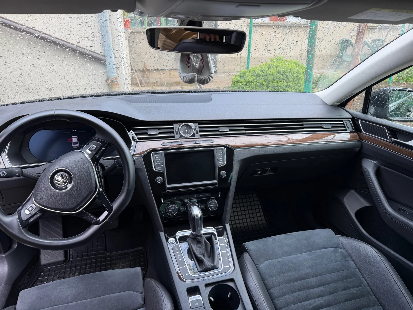 VW Passat, снимка 10 - Автомобили и джипове - 54381851