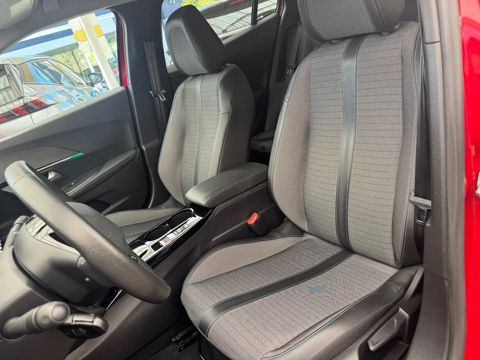 Peugeot 2008 E-2008 Active pack, снимка 7 - Автомобили и джипове - 54387606