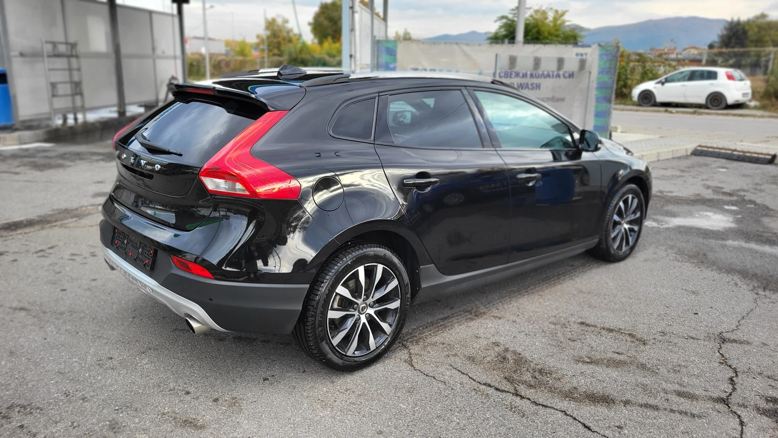 Volvo V40 Cross Country 2.0i, снимка 4 - Автомобили и джипове - 54580928