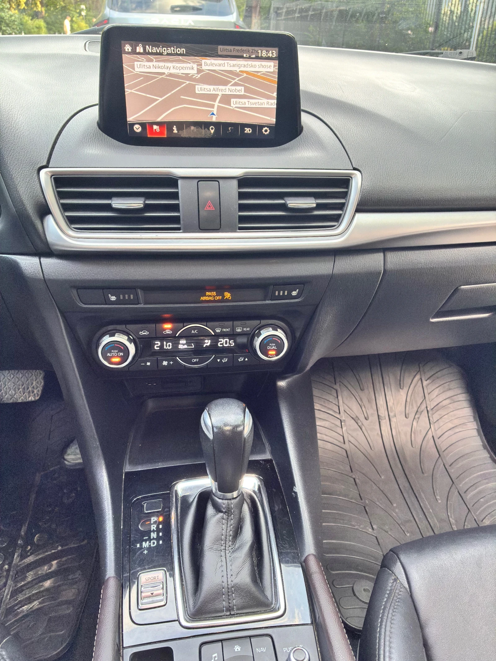 Mazda 3 2.5 Touring, снимка 11 - Автомобили и джипове - 54948066