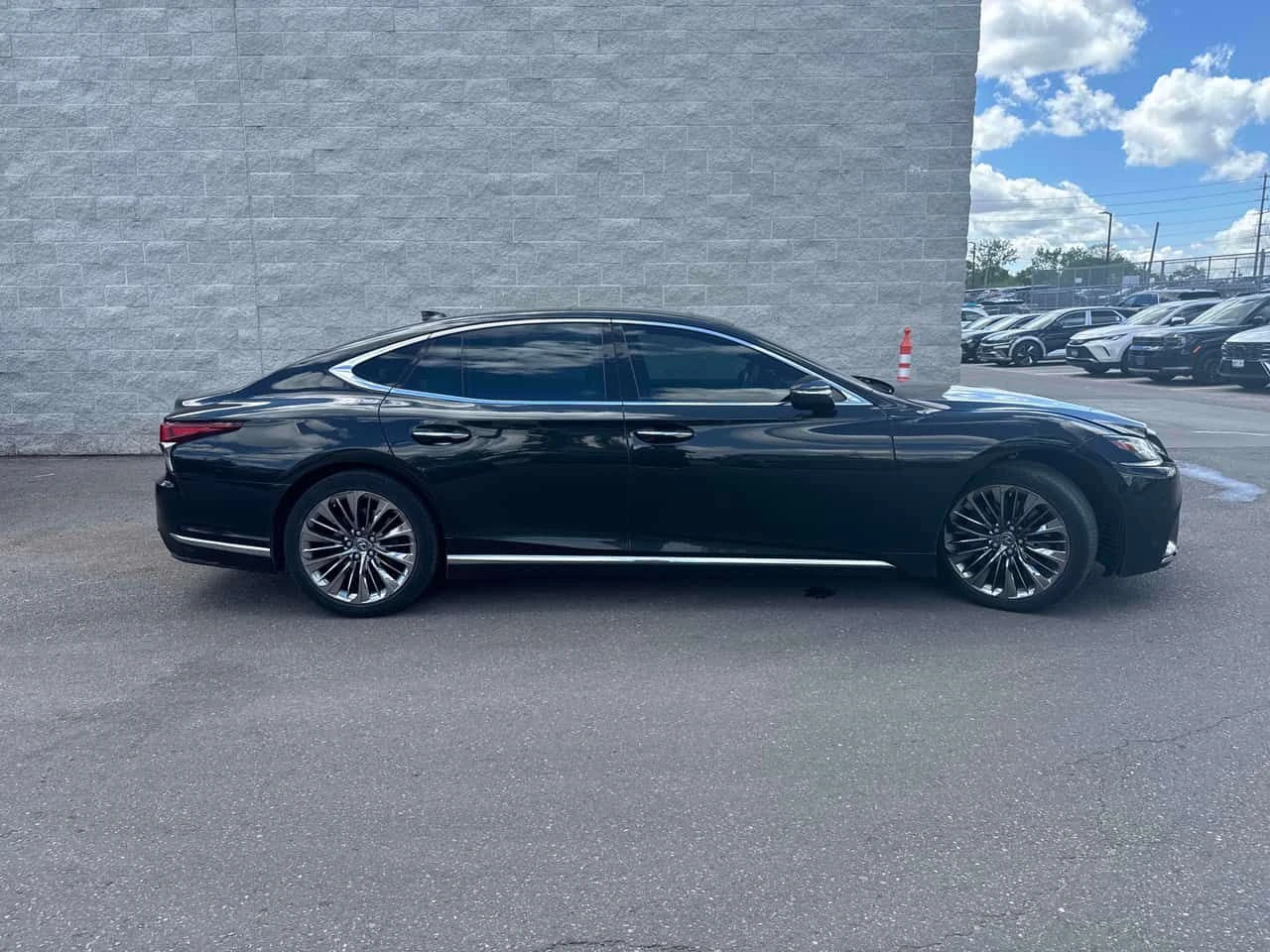 Lexus LS * 500 L * АВТОКРЕДИТ БЕЗ ПЪРВОНАЧАЛНА ВНОСКА* , снимка 3 - Автомобили и джипове - 54977247