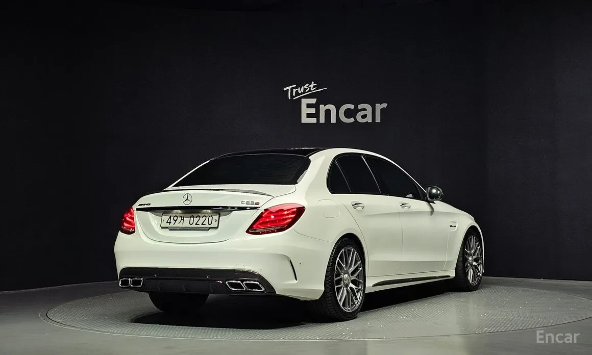 Mercedes-Benz C 63 AMG | HUD| BURMESTER| MULTIBEAM| ПАНО, снимка 2 - Автомобили и джипове - 55014424