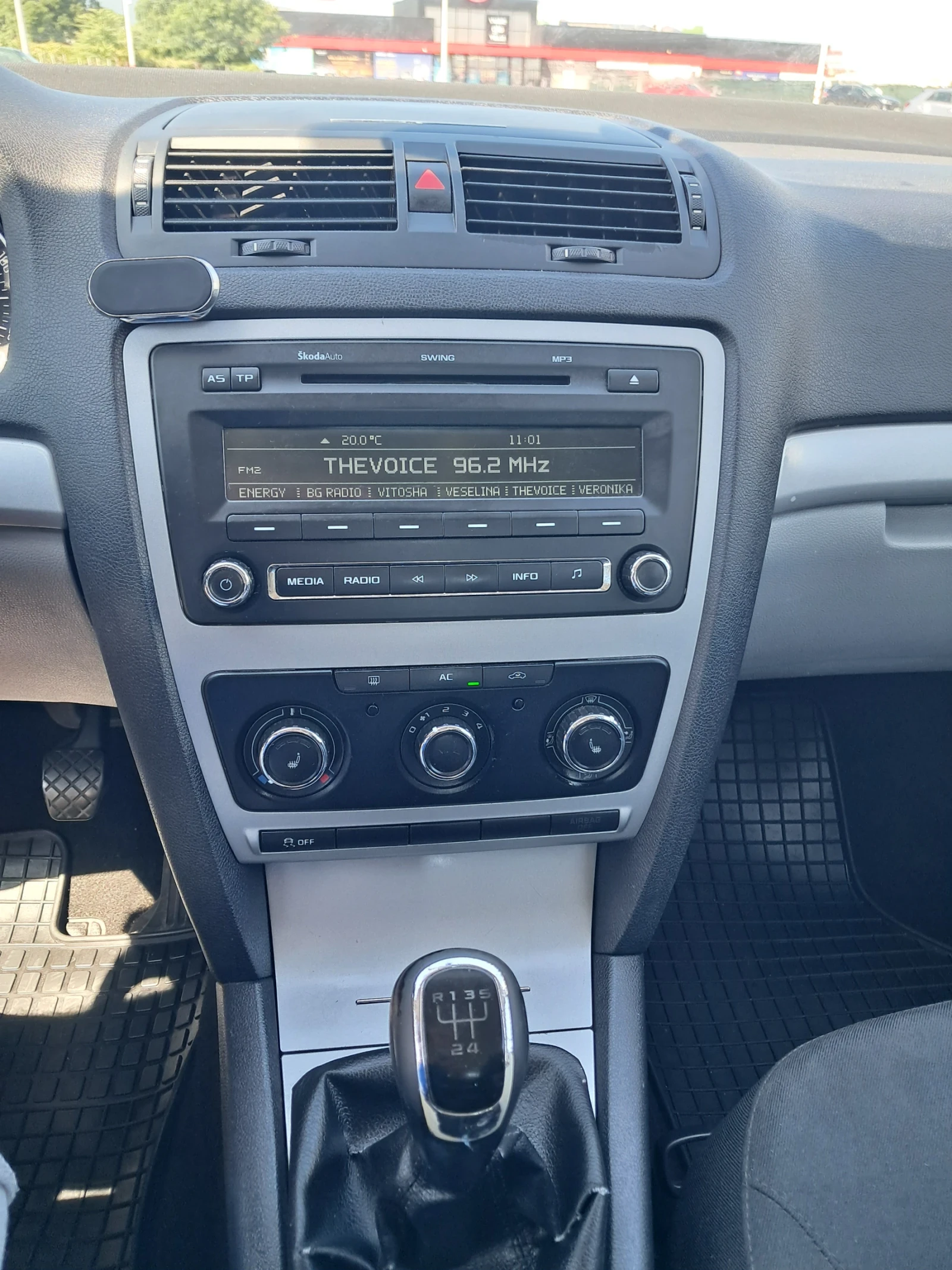 Skoda Octavia 1.6 TDI, снимка 16 - Автомобили и джипове - 55420702