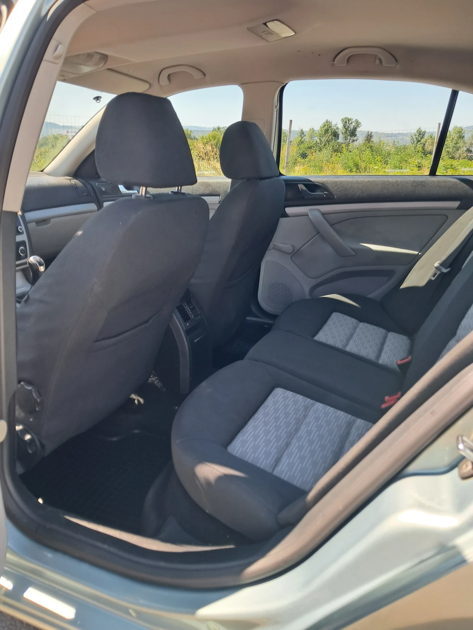 Skoda Octavia 1.6 TDI, снимка 11 - Автомобили и джипове - 55420702