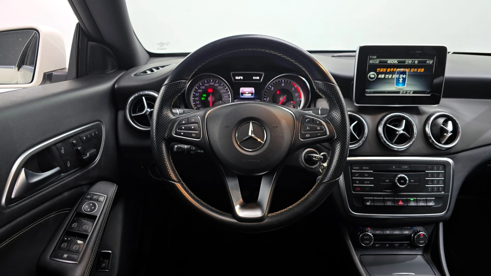 Mercedes-Benz CLA 200 d* ЛЮК* КРАЙНА ЦЕНА, снимка 13 - Автомобили и джипове - 55496184