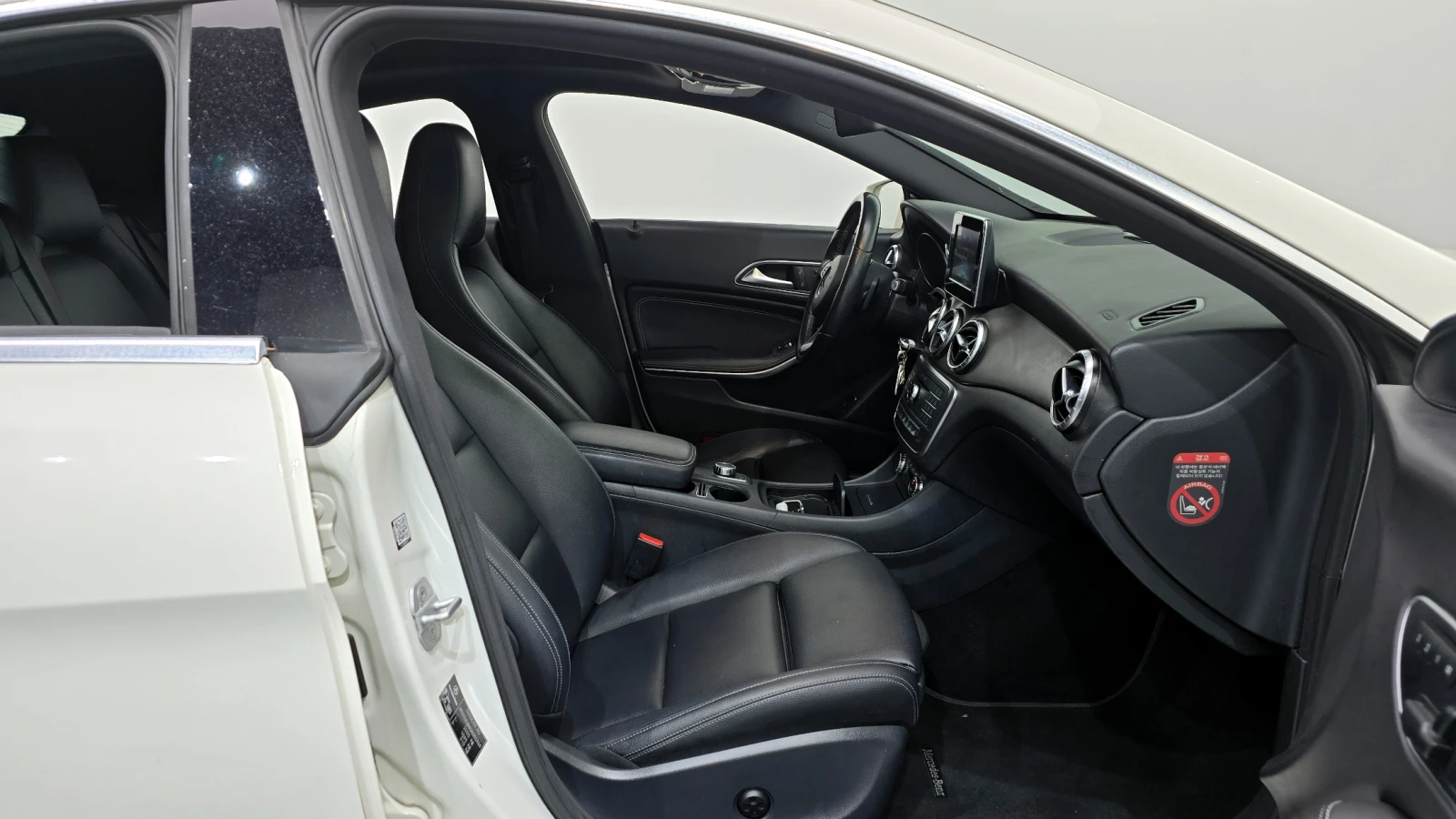 Mercedes-Benz CLA 200 d* ЛЮК* КРАЙНА ЦЕНА, снимка 11 - Автомобили и джипове - 55496184