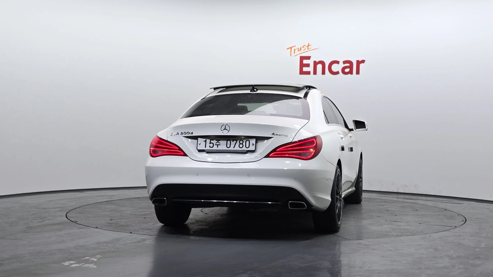 Mercedes-Benz CLA 200 d* ЛЮК* КРАЙНА ЦЕНА, снимка 4 - Автомобили и джипове - 55496184