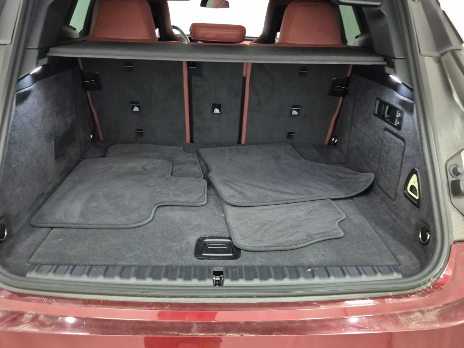 BMW iX M Pack* ОБДУХ* BOWERS* SKYLOUNGE* REAR STEER* LASE, снимка 13 - Автомобили и джипове - 55742245