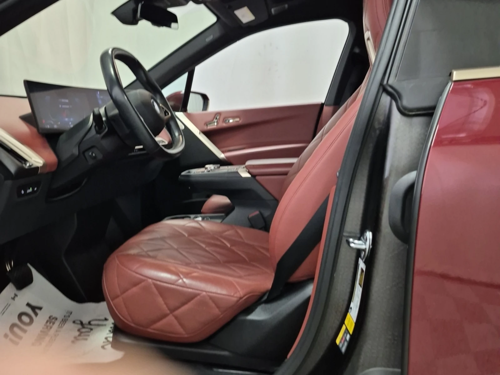 BMW iX M Pack* ОБДУХ* BOWERS* SKYLOUNGE* REAR STEER* LASE, снимка 8 - Автомобили и джипове - 55742245