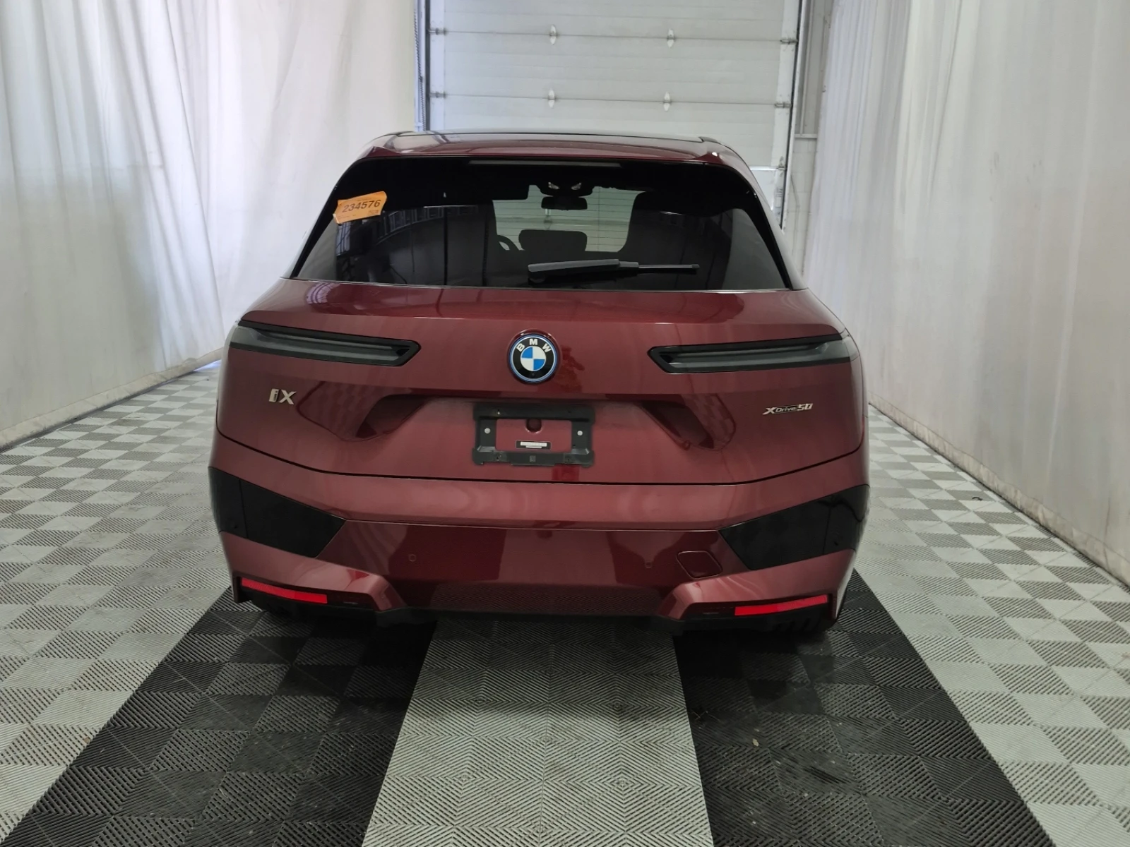 BMW iX M Pack* ОБДУХ* BOWERS* SKYLOUNGE* REAR STEER* LASE, снимка 6 - Автомобили и джипове - 55742245