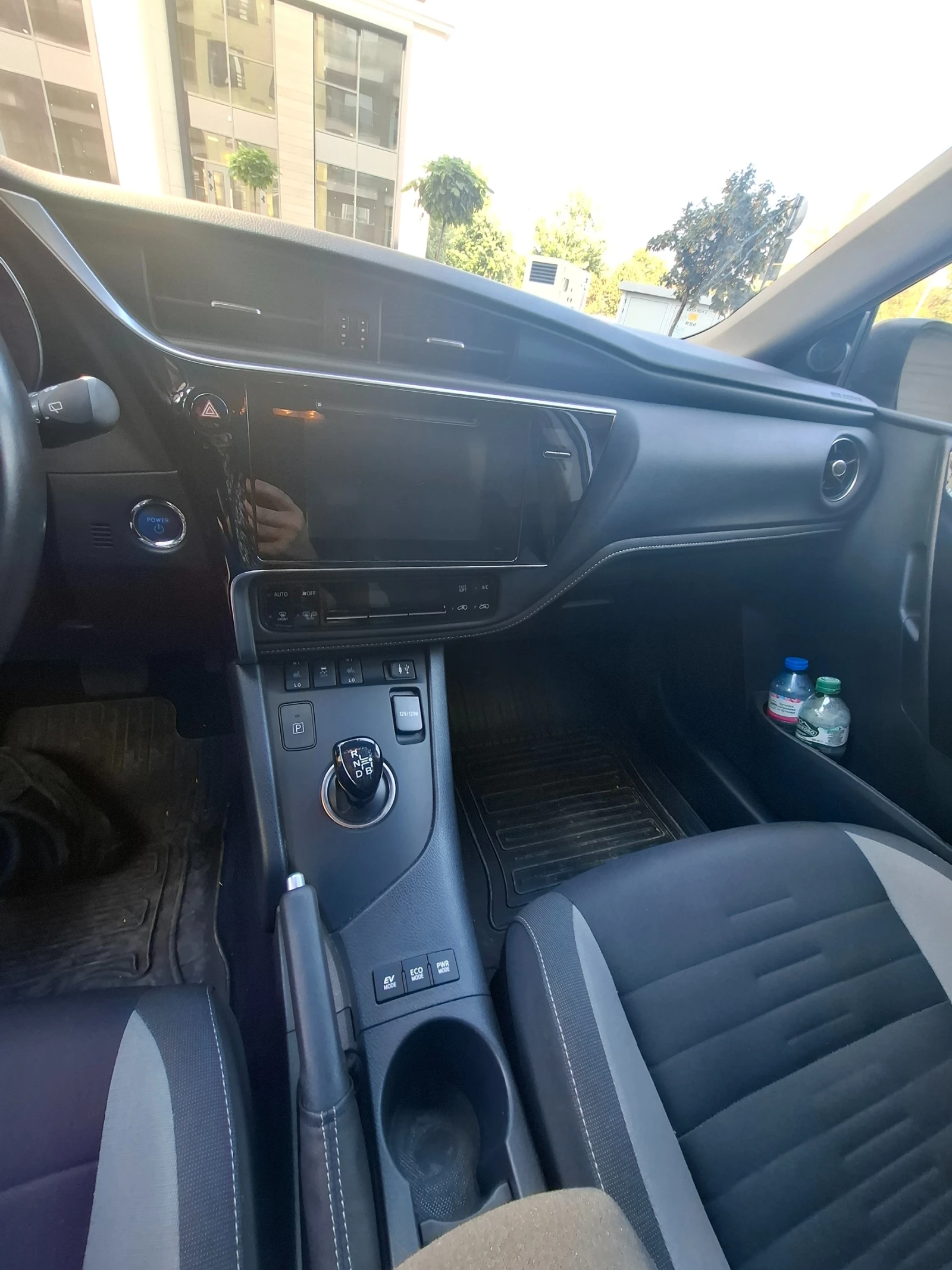 Toyota Auris Touring Sports в Гаранция, снимка 7 - Автомобили и джипове - 55789018