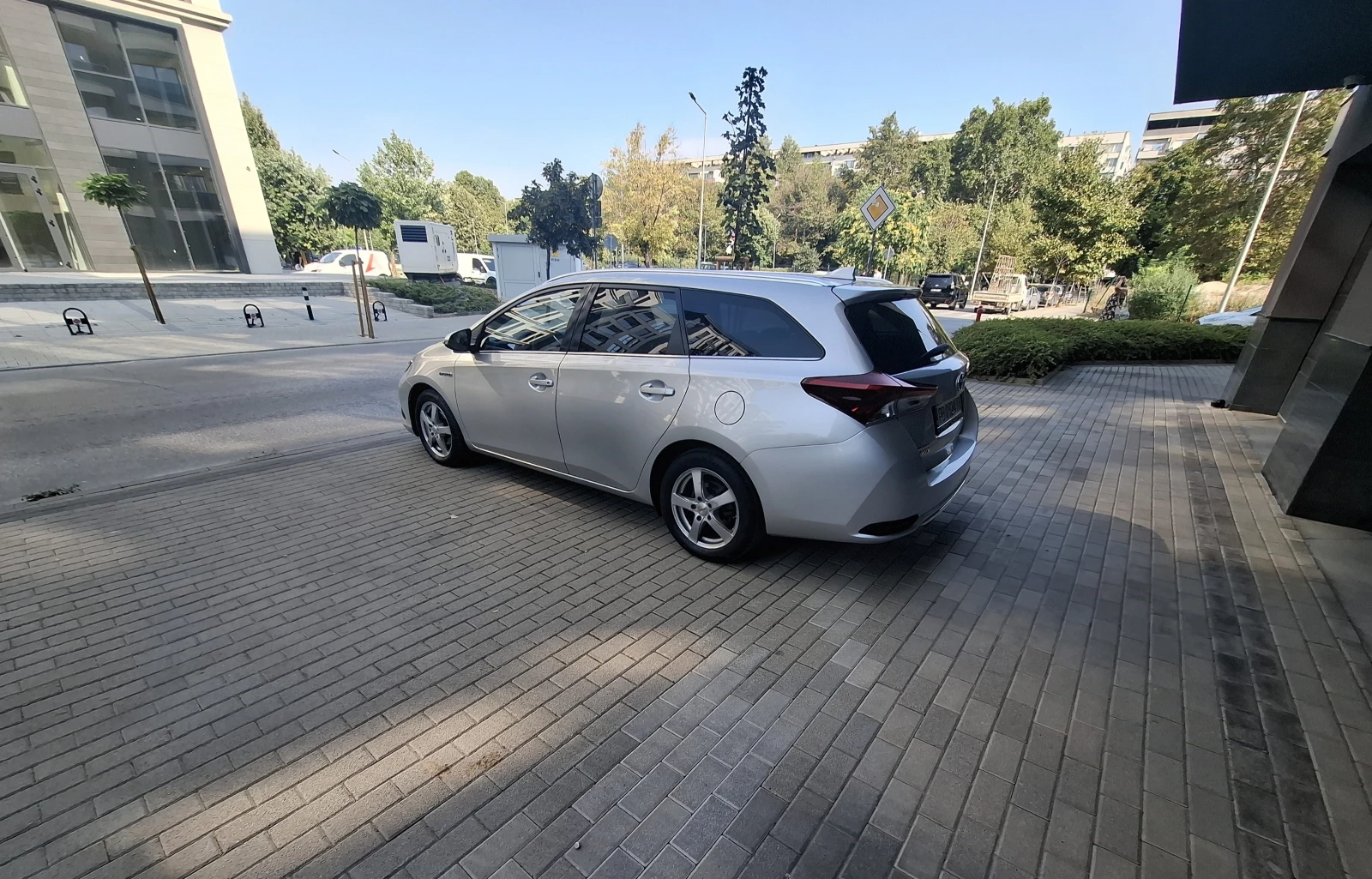 Toyota Auris Touring Sports в Гаранция, снимка 5 - Автомобили и джипове - 55789018