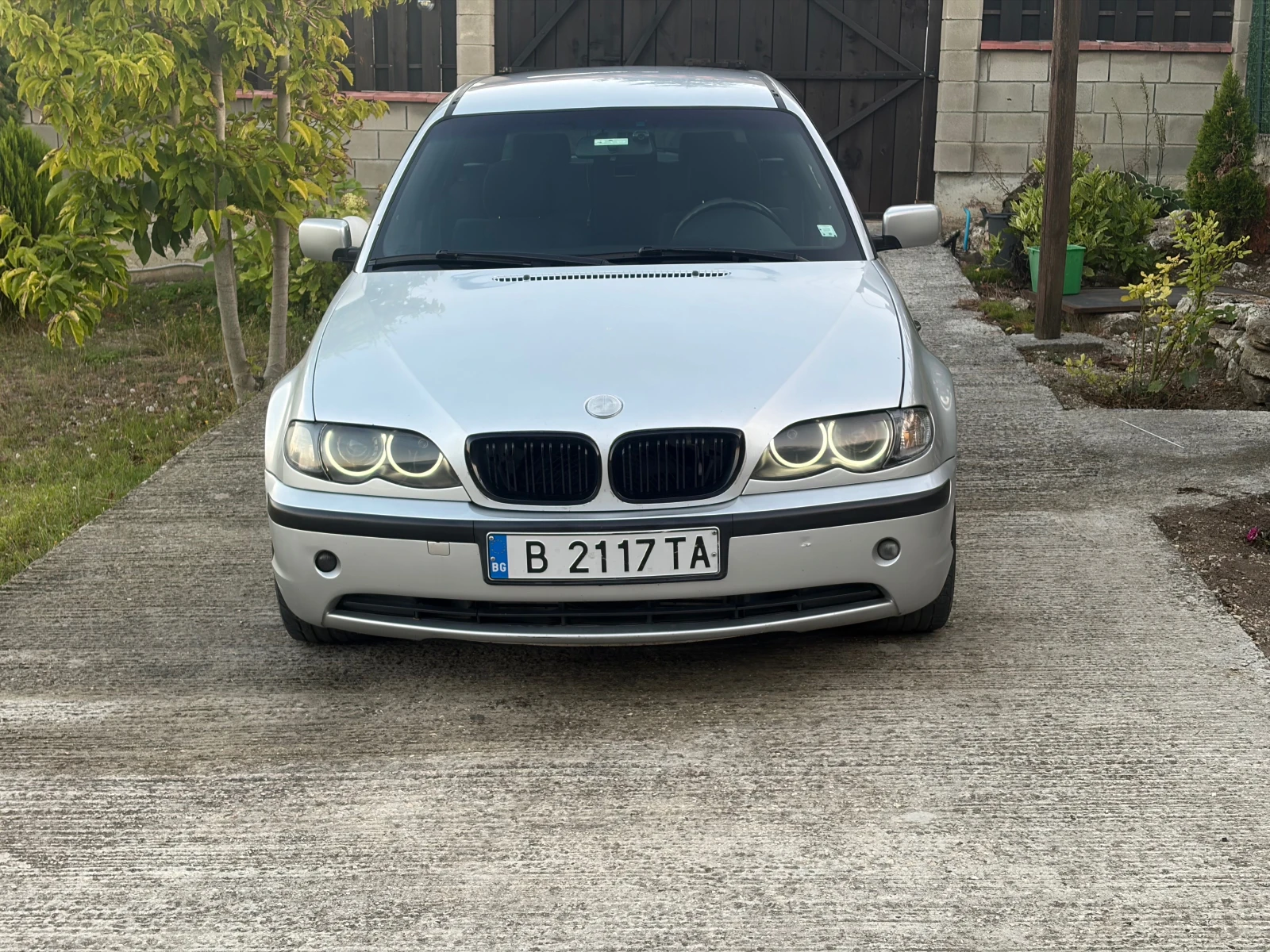BMW 320, снимка 2 - Автомобили и джипове - 56299780