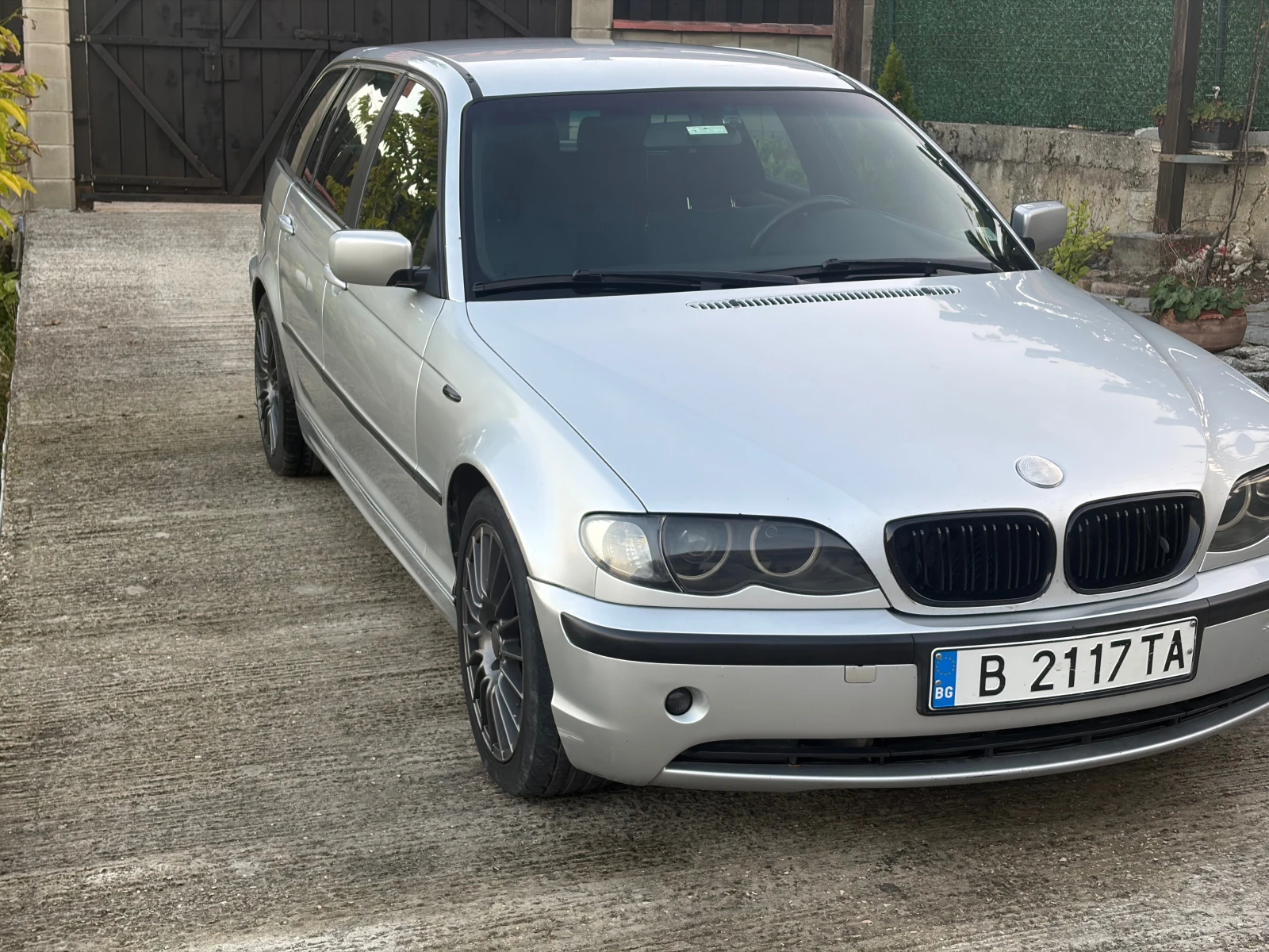 BMW 320, снимка 6 - Автомобили и джипове - 56299780