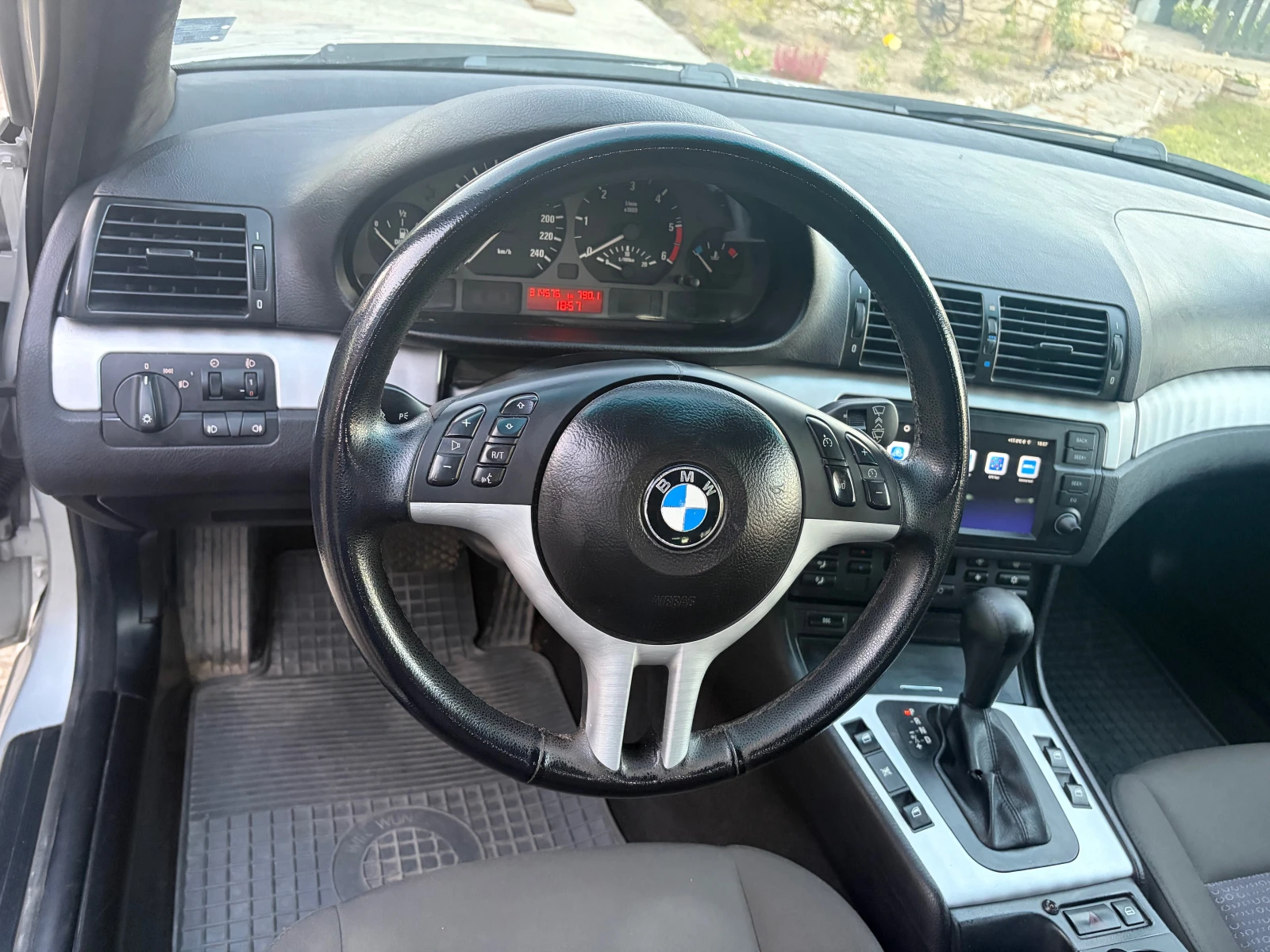 BMW 320, снимка 11 - Автомобили и джипове - 56299780