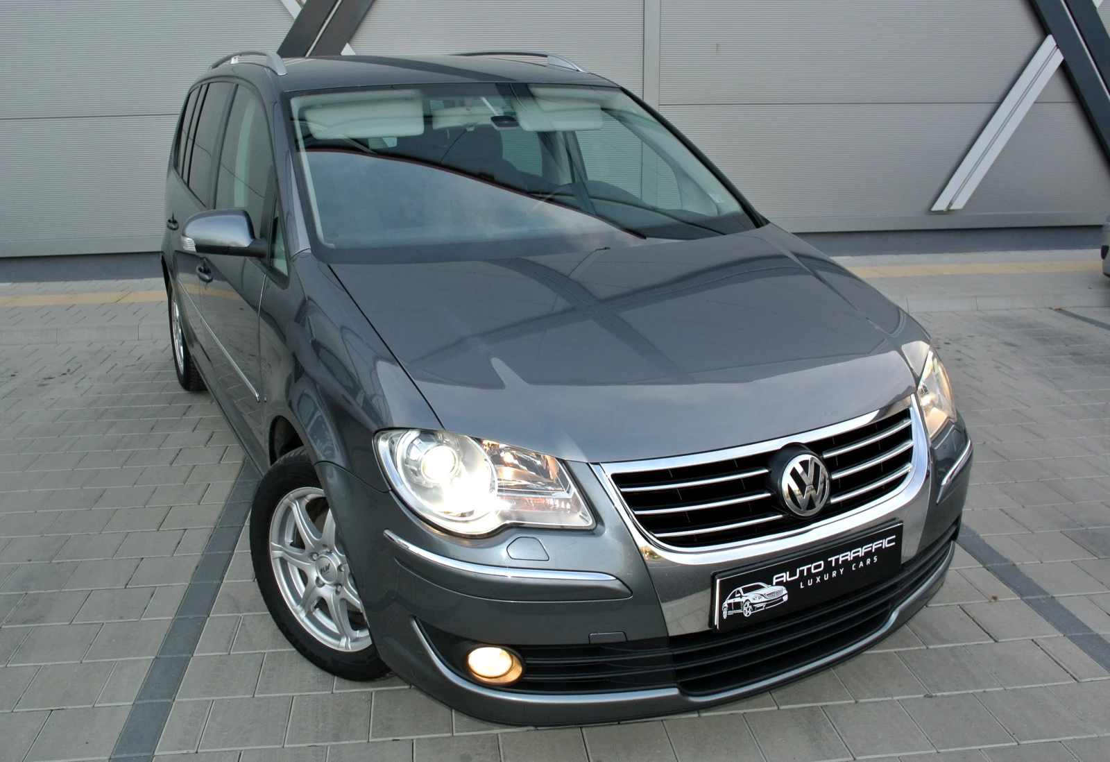 VW Touran 1.9TDI* 105кс* РЕГИСТРИРАН* КЛИМА* NaVi* EURO 4