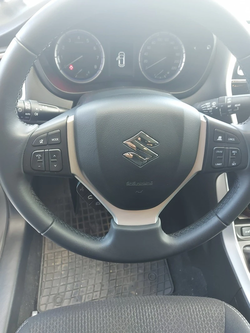 Suzuki SX4 S-Cross, снимка 8 - Автомобили и джипове - 47529249