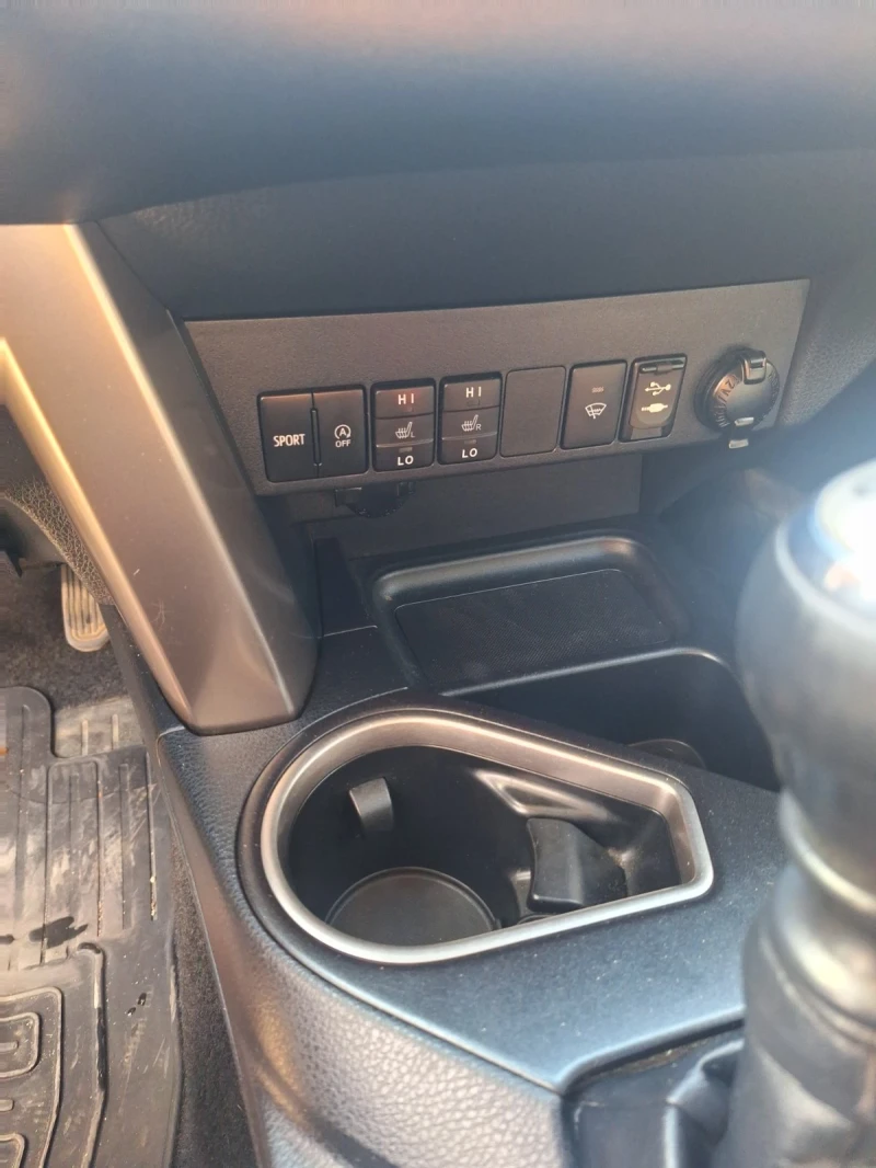 Toyota Rav4, снимка 10 - Автомобили и джипове - 52254706