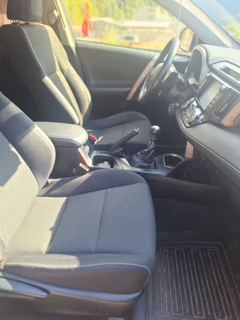 Toyota Rav4, снимка 11 - Автомобили и джипове - 52254706
