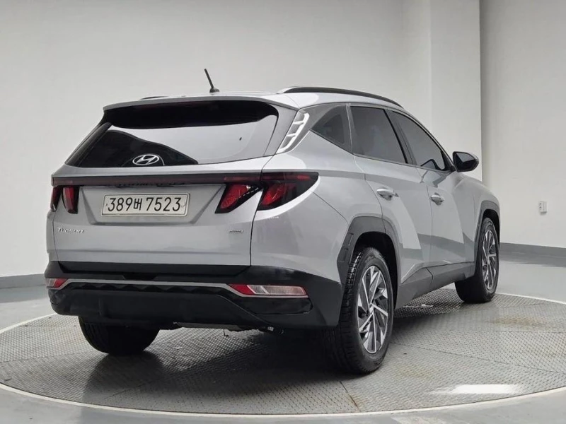 Hyundai Tucson Diesel 2.0 4WD Premium * НАЙ-ДОБРА ЦЕНА В БЪЛГАРИЯ, снимка 3 - Автомобили и джипове - 52046195